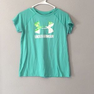 Girls under armor tee L
